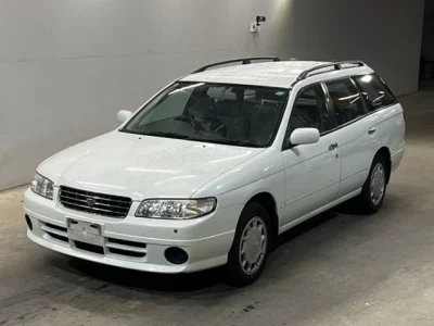 Nissan Avenir