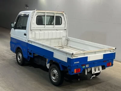 Nissan NT100 Clipper