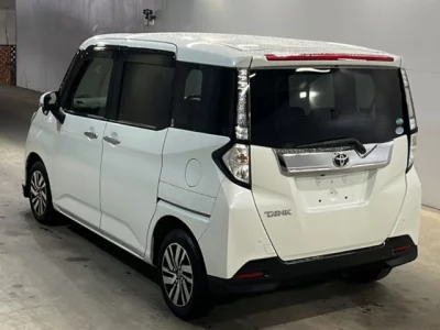 Toyota TANK