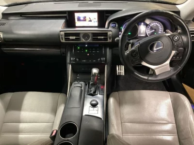 Lexus IS
