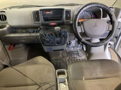 Mitsubishi Minicab Van