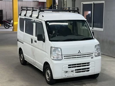 Mitsubishi Minicab Van
