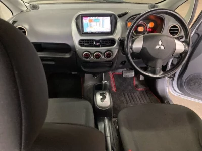 Mitsubishi i