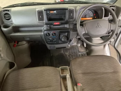 Mitsubishi Minicab Van