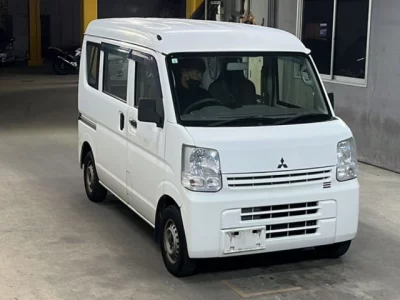 Mitsubishi Minicab Van