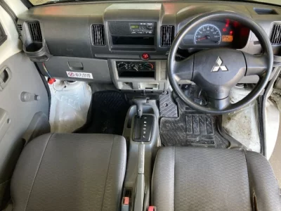Mitsubishi Minicab Van
