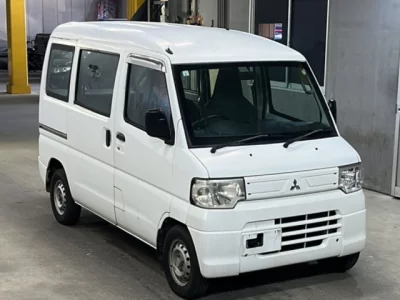 Mitsubishi Minicab Van