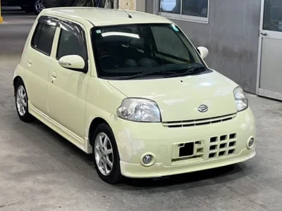 Daihatsu Esse