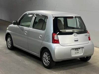 Daihatsu Esse
