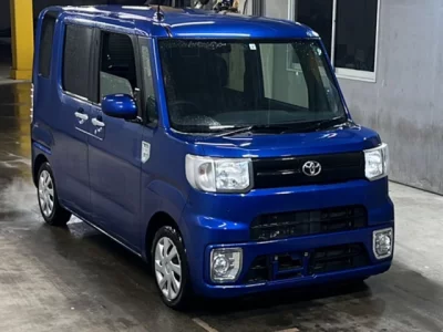 Toyota Pixis Mega