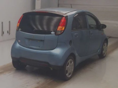 Mitsubishi i