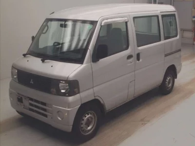 Mitsubishi Minicab Van
