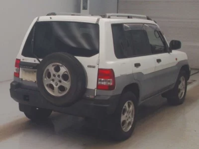Mitsubishi Pajero iO