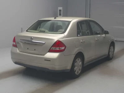Nissan TIIDA LATIO