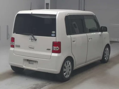 Toyota Pixis Space