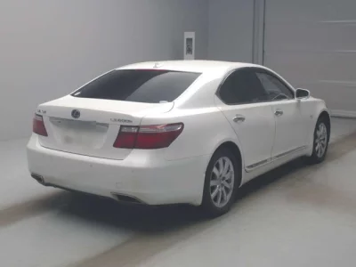 Lexus LS600h