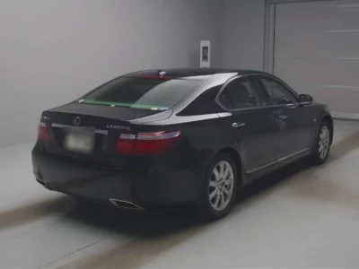 Lexus LS600hL