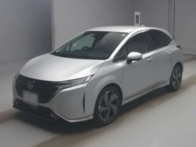 Nissan Aura