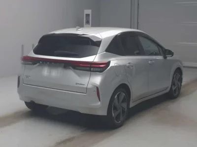 Nissan Aura