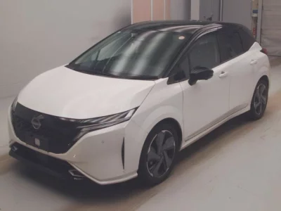 Nissan Aura