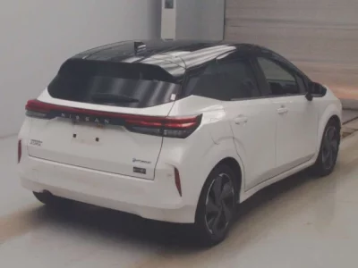Nissan Aura