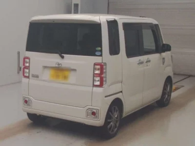 Toyota Pixis Mega