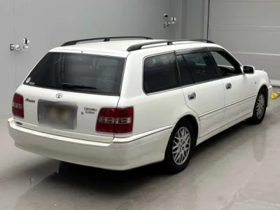 Toyota Crown Estate