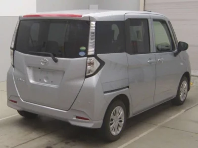 Toyota TANK
