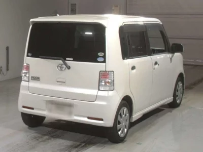 Toyota PIXIS SPACE