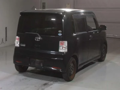 Toyota PIXIS SPACE