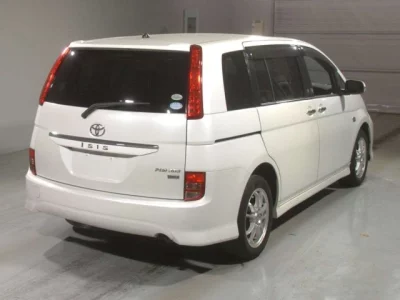 Toyota ISIS