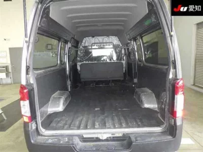 Nissan Caravan