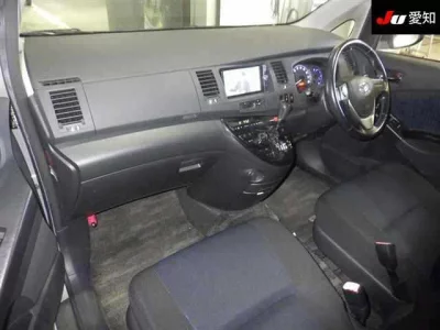 Toyota ISIS