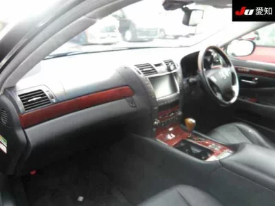 Lexus LS600hL