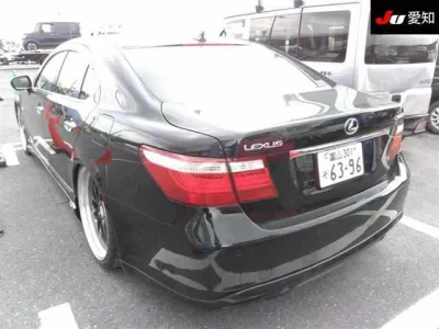 Lexus LS