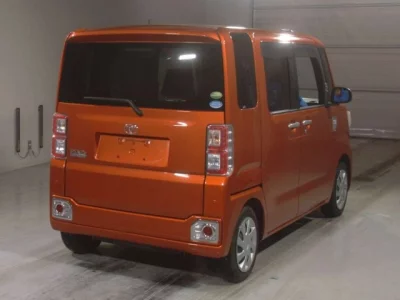 Toyota Pixis Mega