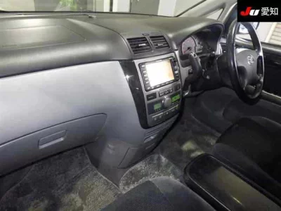 Toyota Ipsum