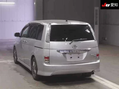 Toyota ISIS