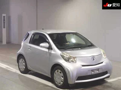 Toyota iQ