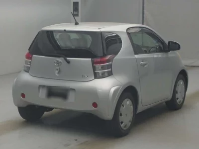 Toyota iQ
