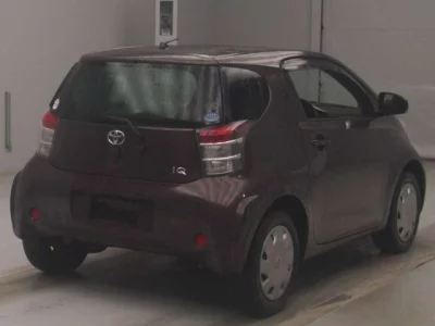 Toyota iQ