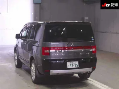 Mitsubishi DELICA D5