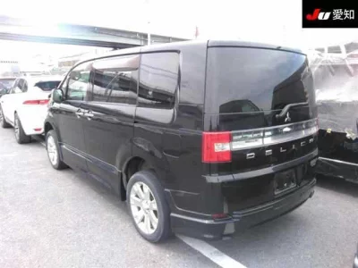 Mitsubishi DELICA D5