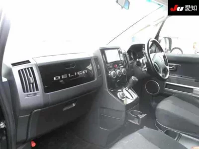 Mitsubishi DELICA D5