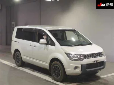 Mitsubishi Delica D:5