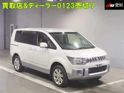 Mitsubishi Delica D:5