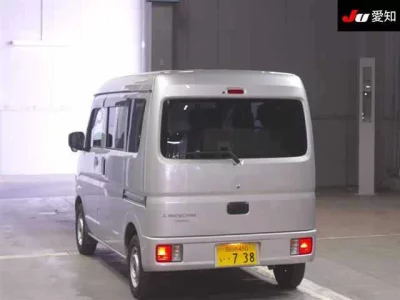 Mitsubishi Minicab Van