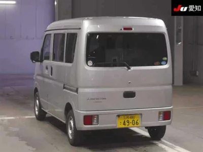 Mitsubishi Minicab Van