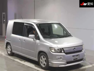 Honda Mobilio Spike