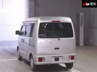 Mitsubishi Minicab Van